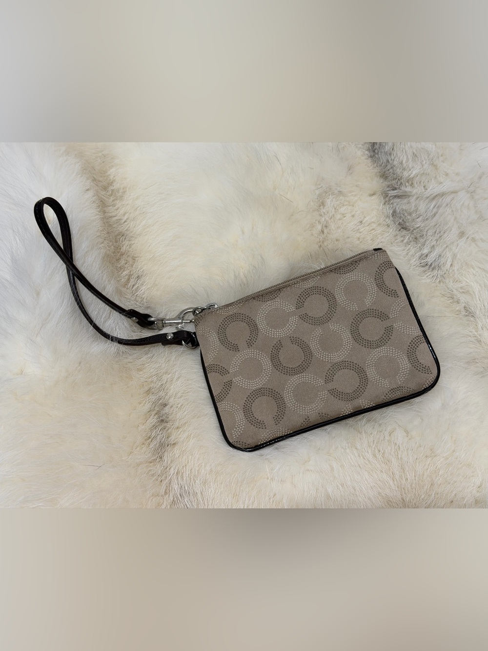 NEW COACH ASHLEY DOT OP ART KHAKI Small WRISTLET  - NEW